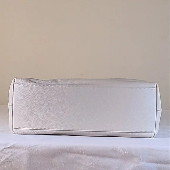 Everlane Boss Leather Bag in Sandstone - Picture 4 of 9